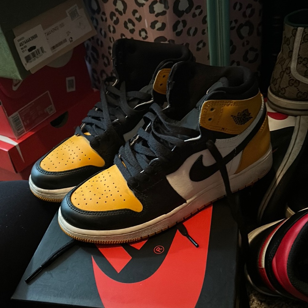 Air Jordan 1 .